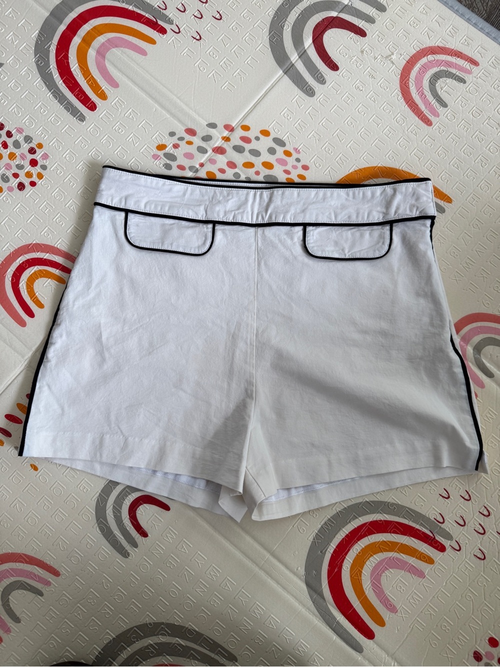 Anthropologie Maeve White Shorts with Black Piping Trim Size 14